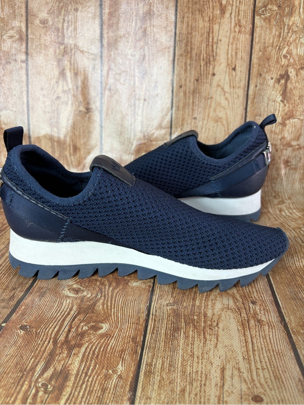 DKNY Woman Navy Blue sneakers size 6.5 - Picture 9 of 11